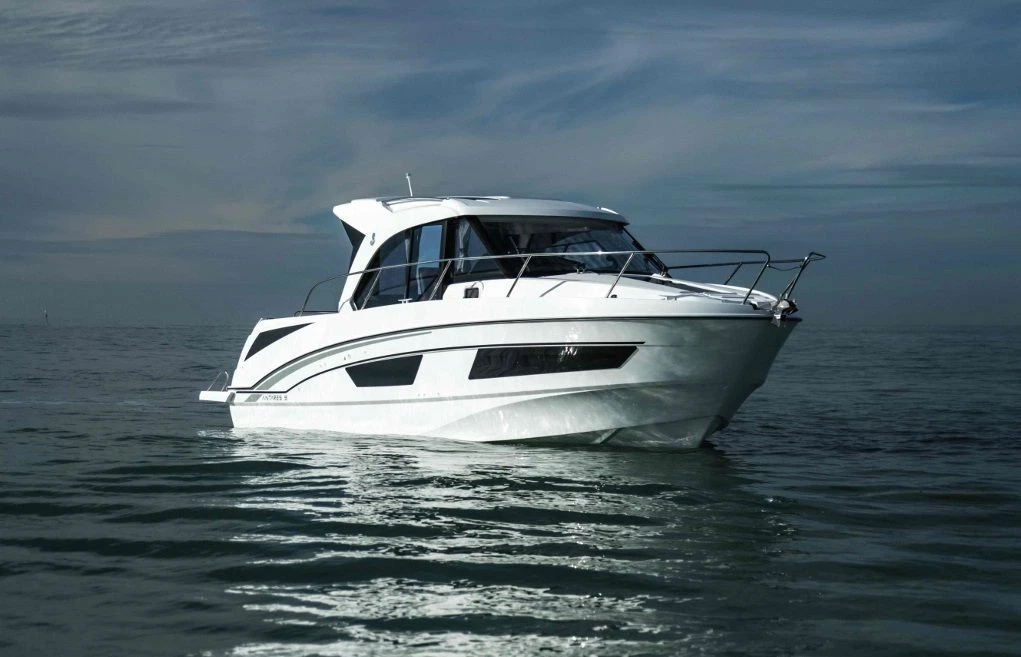 Beneteau Antares 9 OB