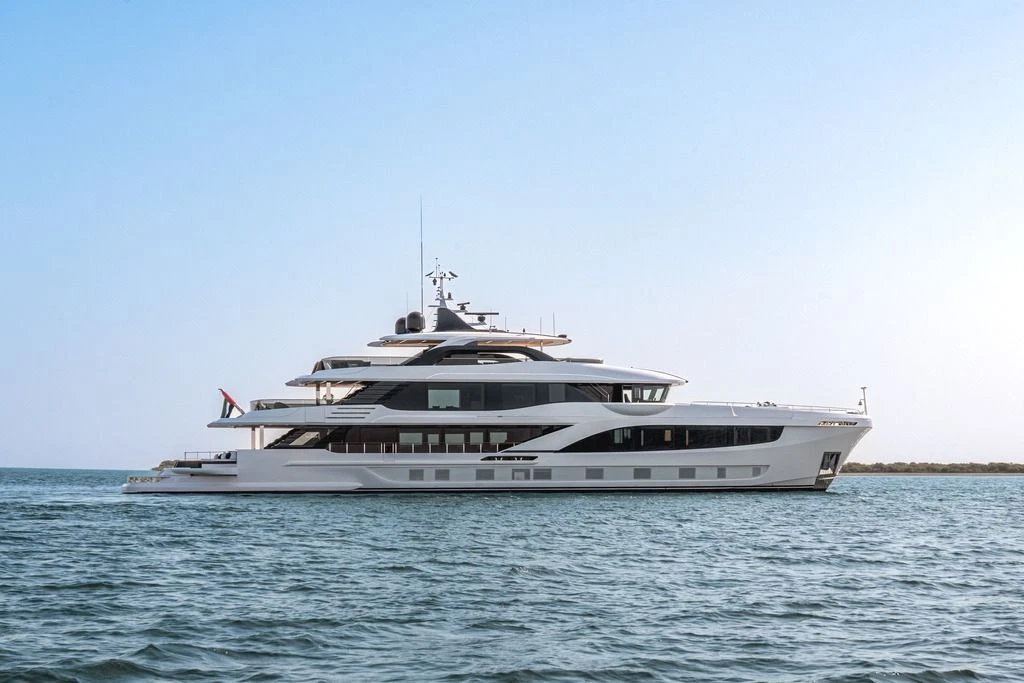 Эксклюзивный показ Majesty 145