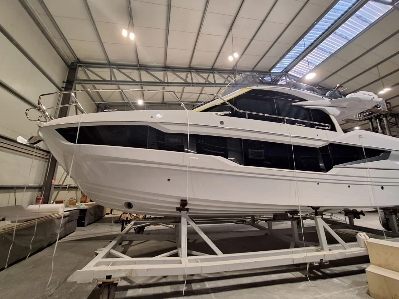 Galeon 400 Fly