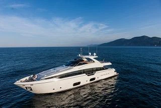 Ferretti 960