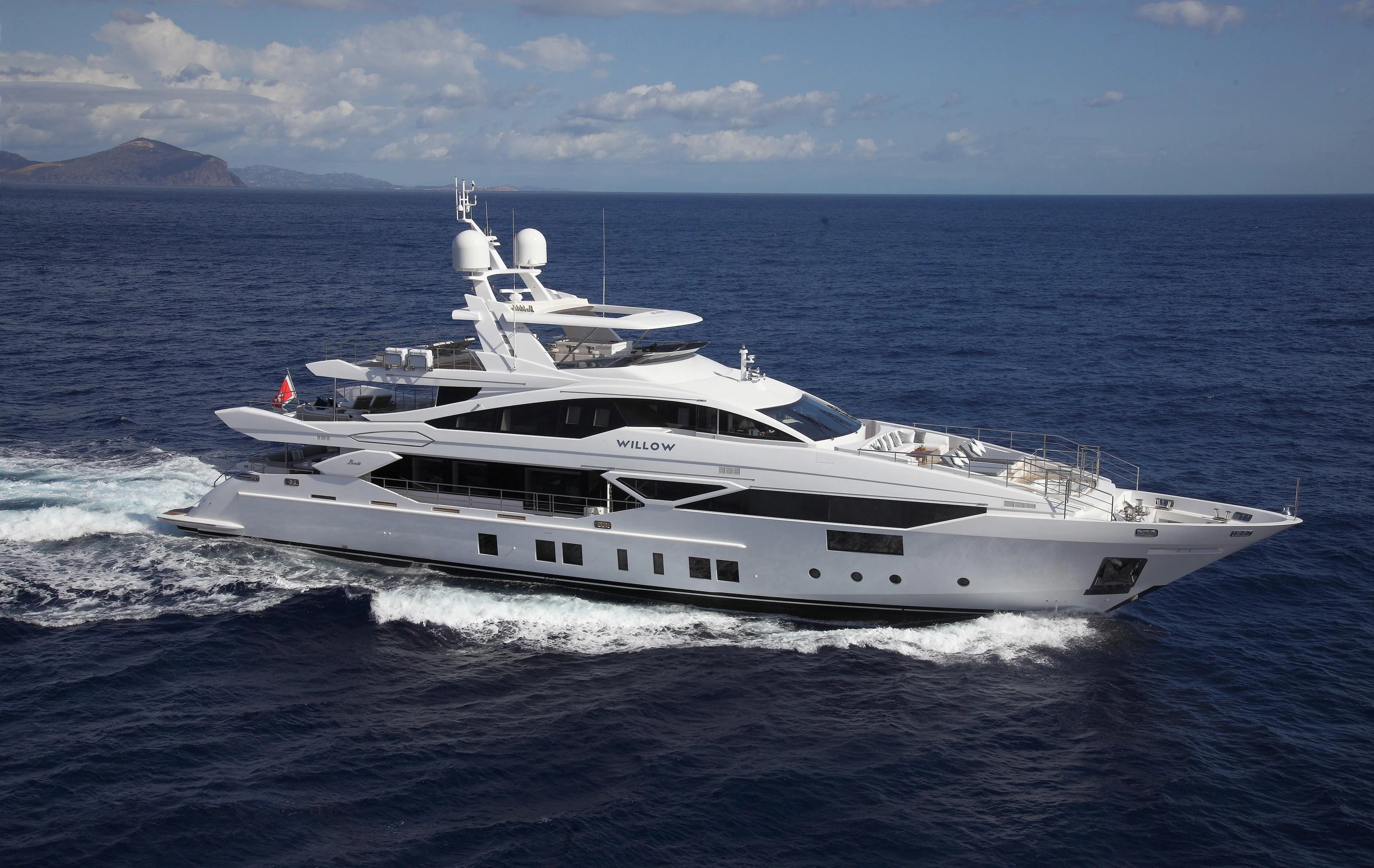 Benetti Veloce 140