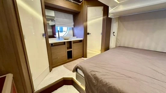 Яхта Beneteau Monte Carlo 6 2018 9