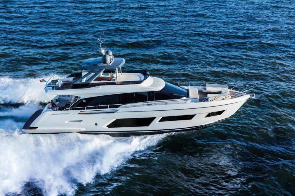 Ferretti 670