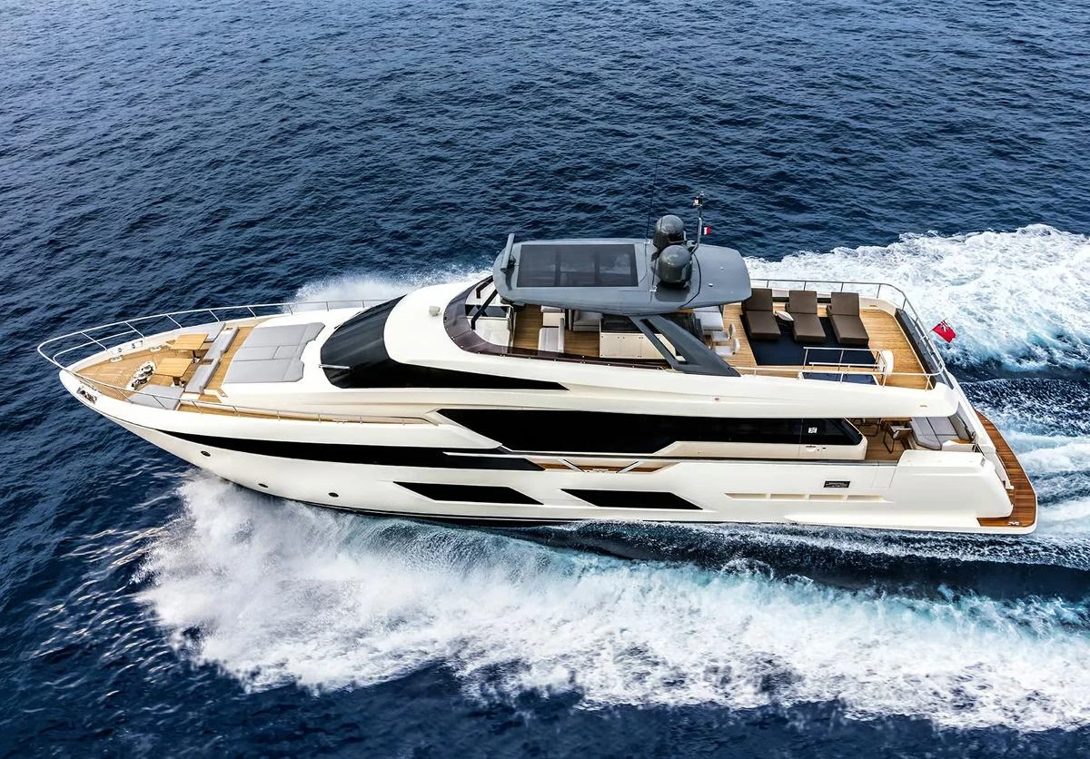 Ferretti 920