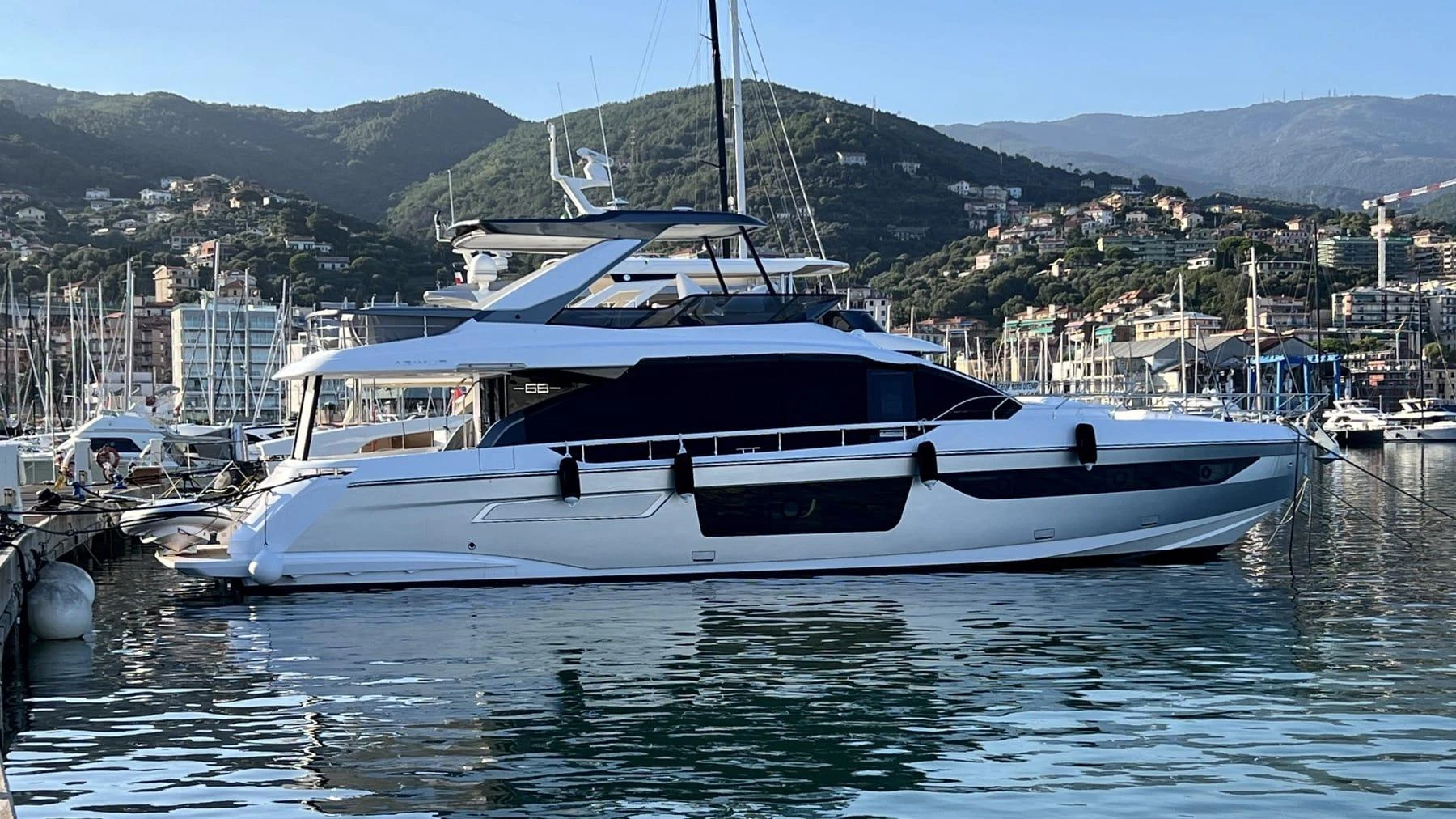 Azimut Fly 68