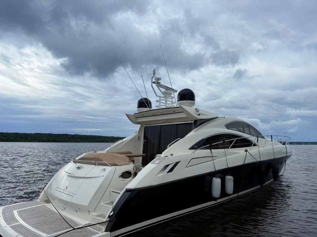 Sunseeker Predator 62