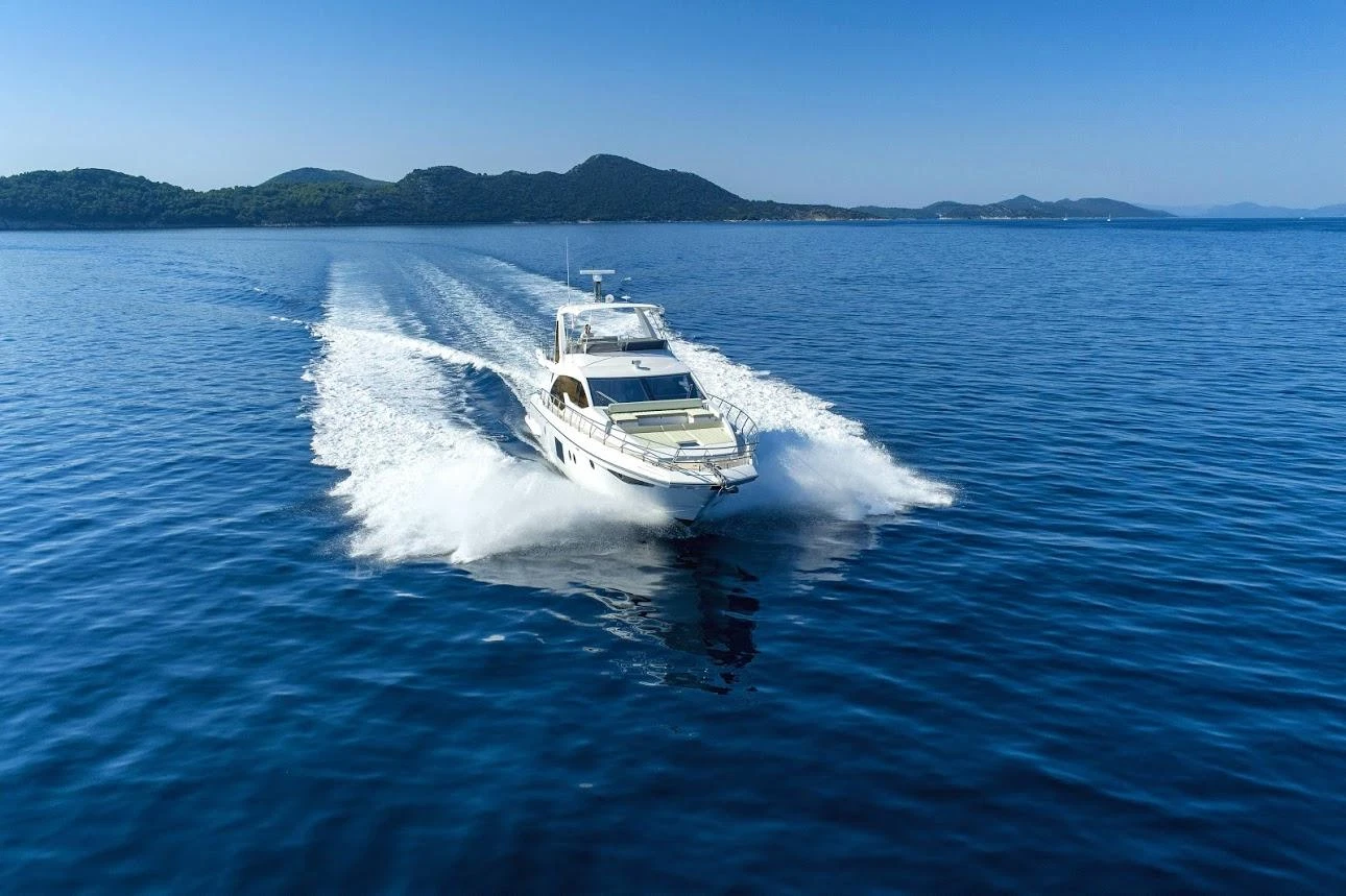 Azimut 66 FLY