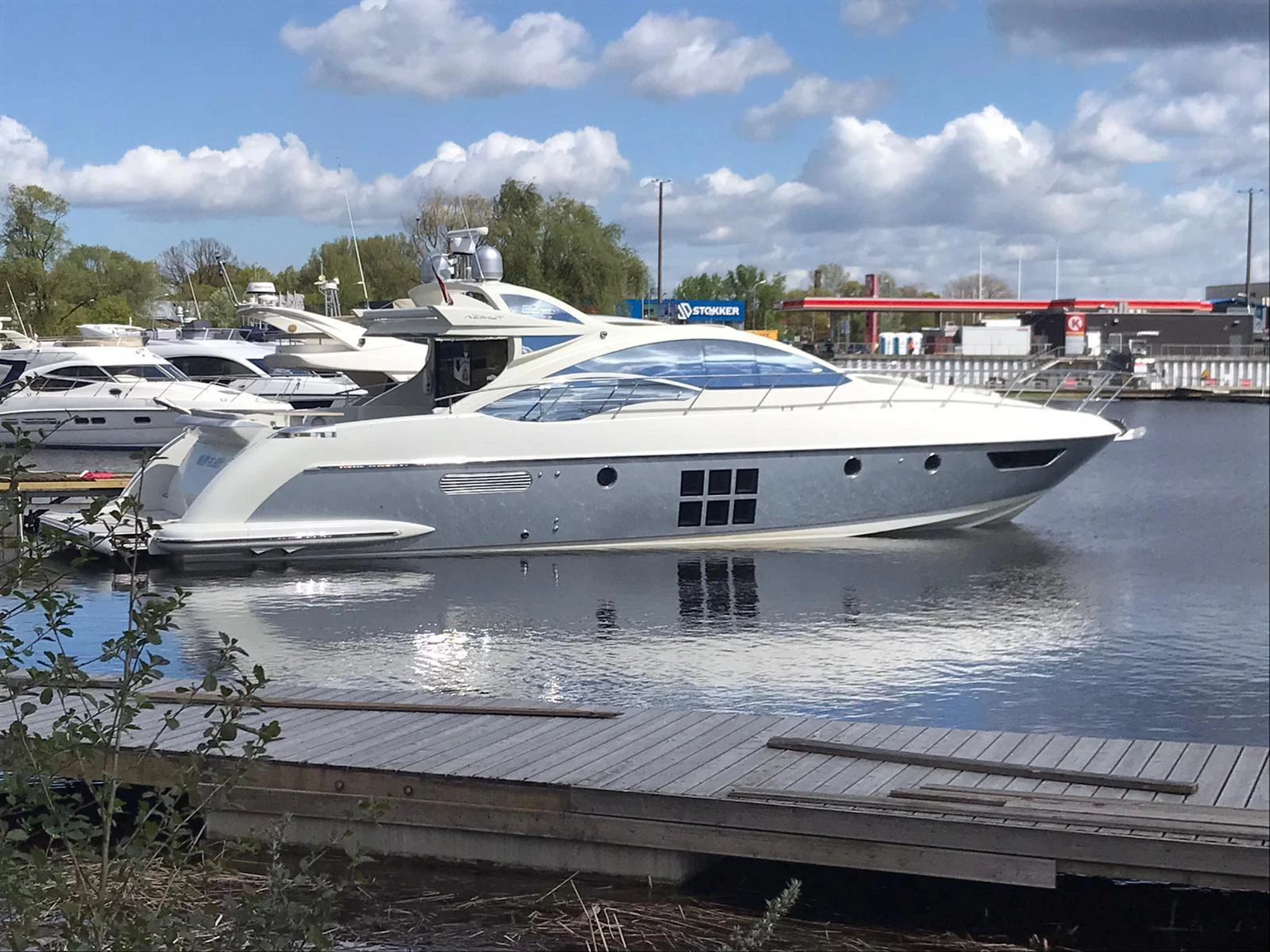 Azimut 62S