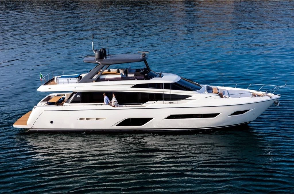Ferretti 780