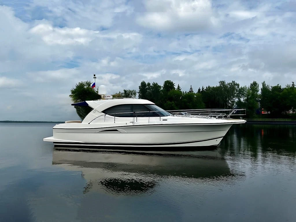 Riviera 3600 Sport Yacht