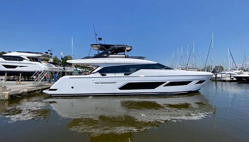 Ferretti 720