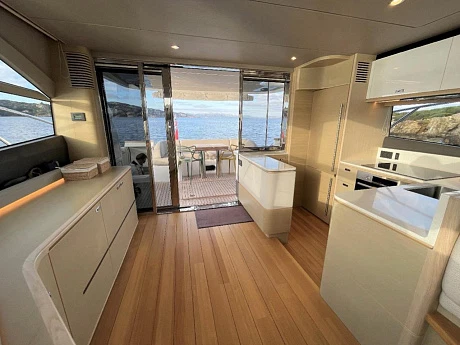 Яхта Princess F55 2019 11