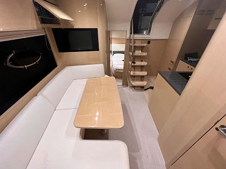 Яхта Princess V48 Open 2016 12
