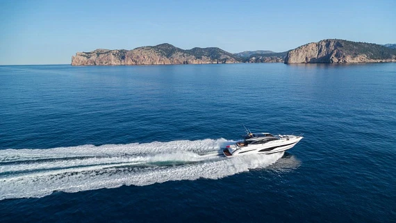 Яхта PRINCESS V65  2