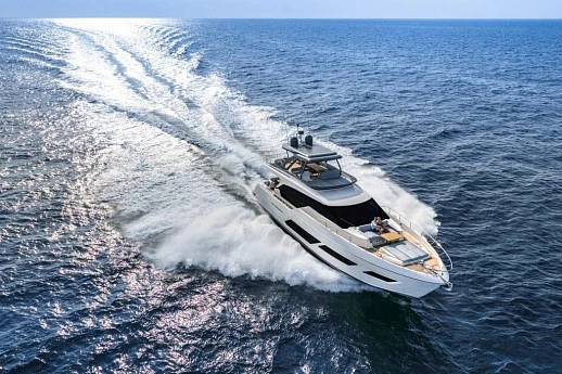 Яхта Ferretti 720 2021 15