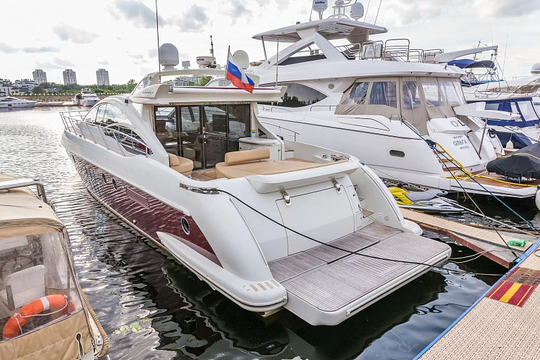 Azimut 62S