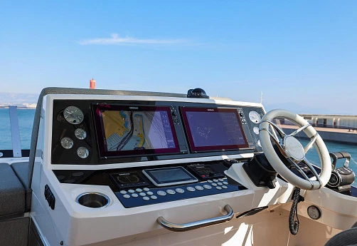 Яхта Sunseeker 76 2020 12