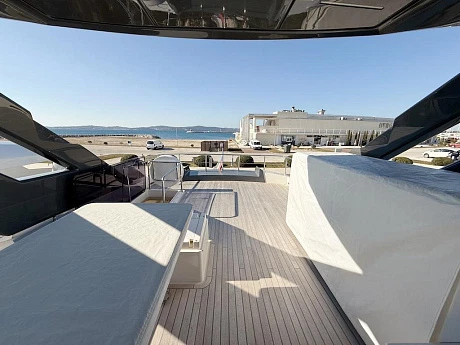 Ferretti 670 yacht 2020 9