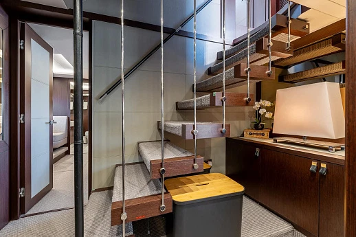 Яхта Sunseeker 86 2020 14