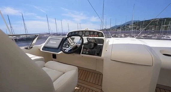 Яхта Princess 64 2011 8