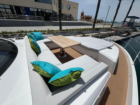 Sunseeker Predator 75 yacht 2023 3