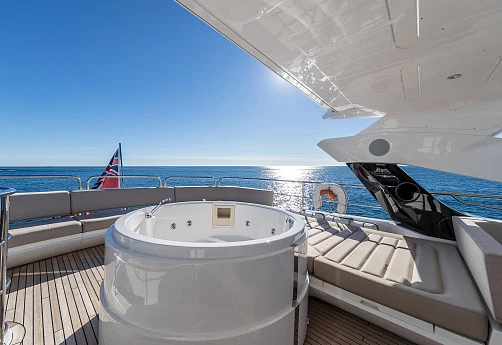 Яхта Sunseeker 95 2018 3