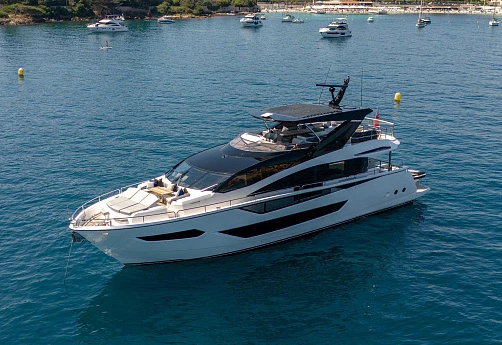 Яхта Sunseeker 88 2022 1