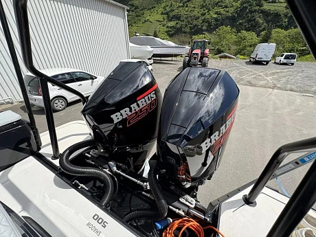 Яхта Brabus Shadow 500 Cabin Black Ops 2024 6