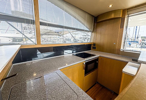 Яхта Princess 52 2017 13