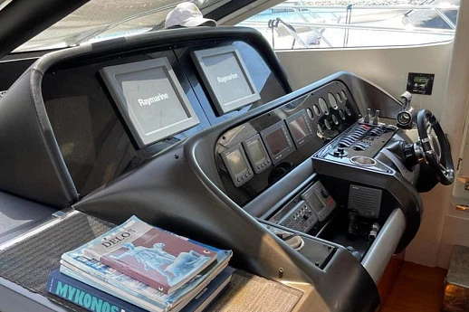 Sunseeker Predator 74 yacht 2010 13