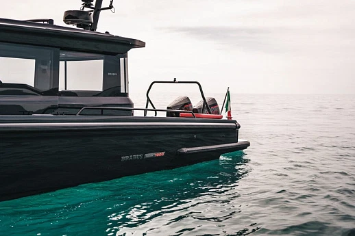 Яхта Brabus Shadow 1000 XC Cross Cabin  10