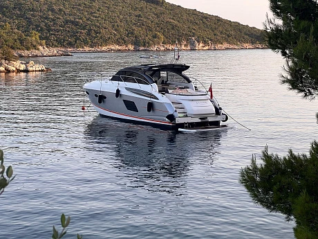 Яхта Princess V48 Open 2016 2