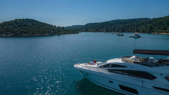 Яхта Sunseeker Manhattan 63 2011 3