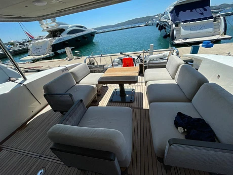 Яхта Absolute 60 Fly 2022 6