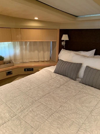 Яхта Princess 62 2010 10