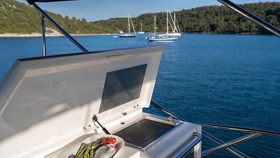 Sunseeker Manhattan 63 yacht 2011 15