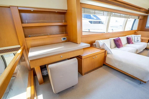 Яхта Ferretti Altura 840 2010 11