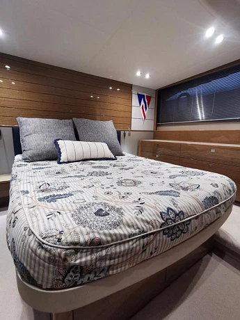 Яхта Princess V50 Open 2018 10