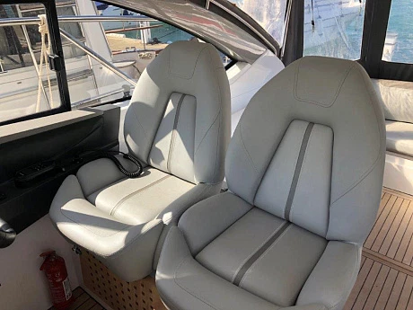 Яхта Princess V40 2022 8