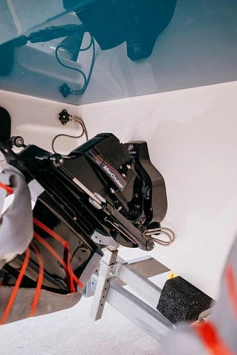 Яхта Sea Ray Sundancer 320 2023 5