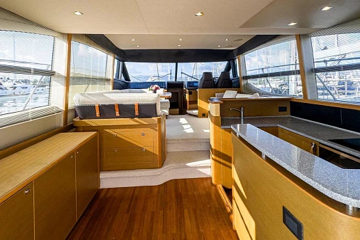 Яхта Princess 52 2017 10