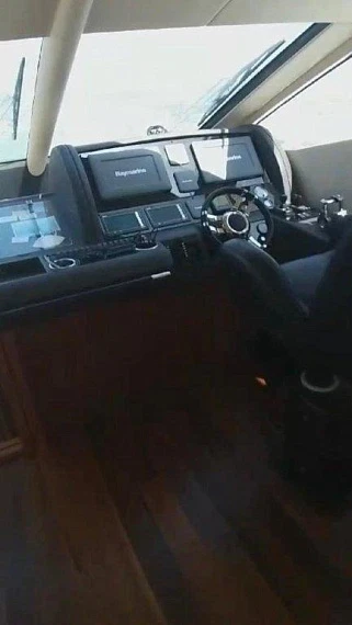 Sunseeker Manhattan 63 yacht 2012 14