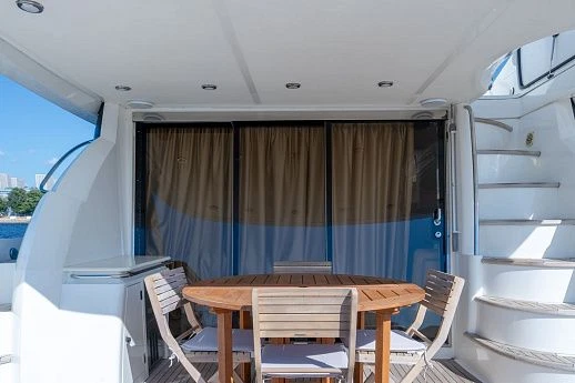 Яхта Sunseeker Manhattan 64 2001 4