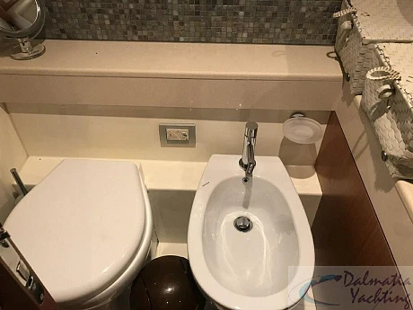 Ferretti 592 yacht 2010 7