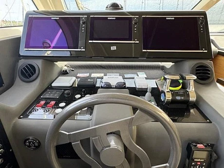 Яхта Ferretti 550 2016 10