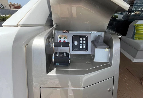 Sunseeker Predator 75 yacht 2023 11