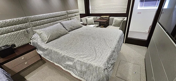 Sunseeker Manhattan 66 yacht 2019 3