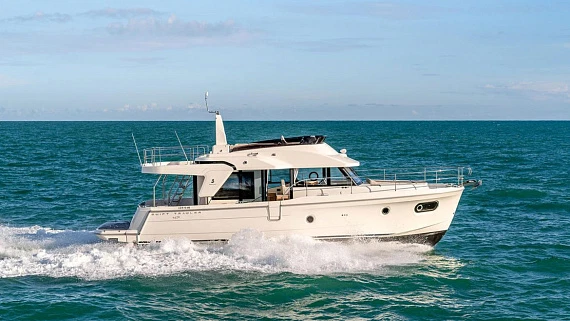 Яхта BENETEAU SWIFT TRAWLER 47  1