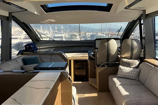 Sunseeker Sport 65 yacht 2022 9