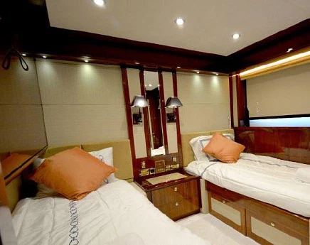 Яхта Sunseeker 30M 2010 4